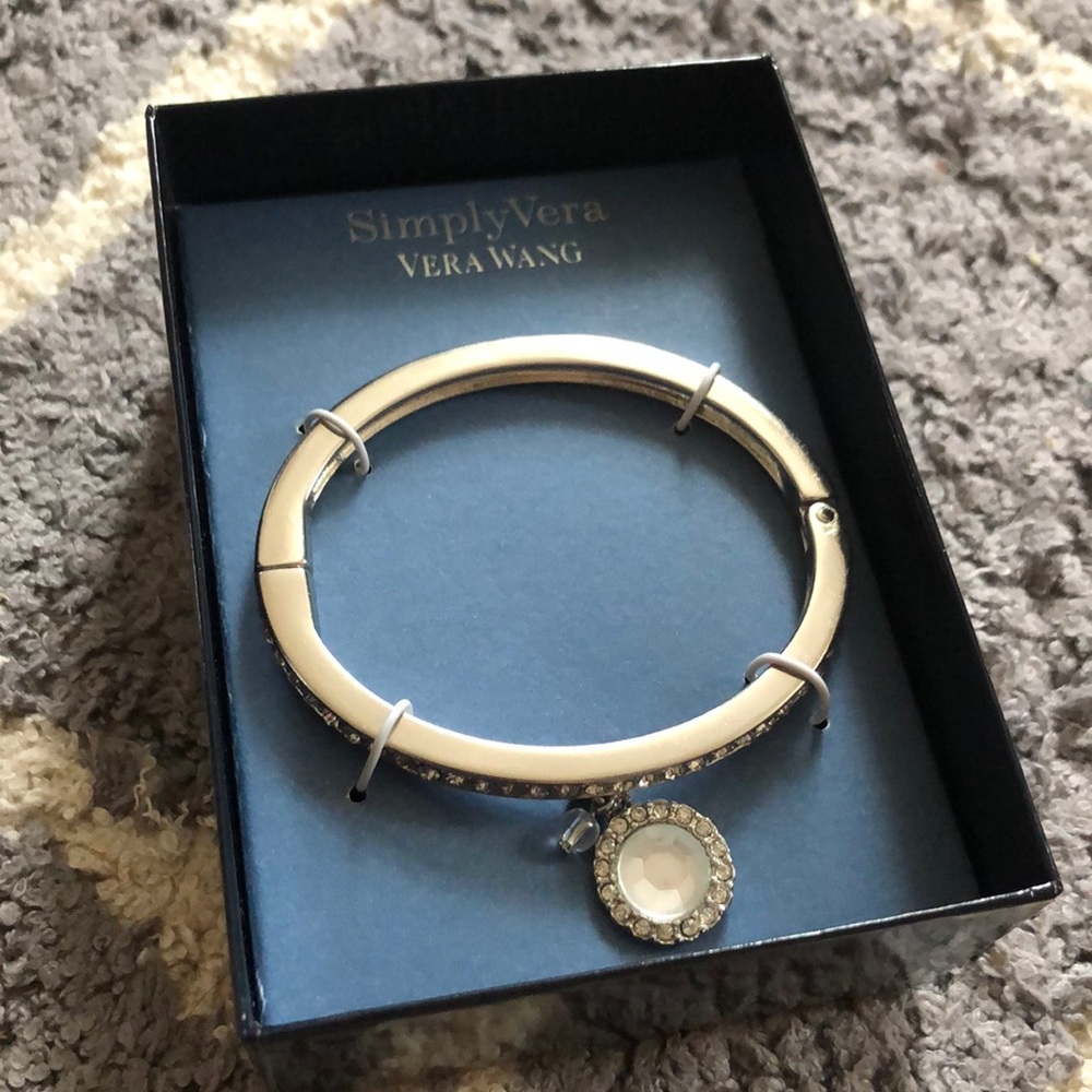 🌸NEW INBOX Simply Vera Vera Wang crystal bracelet